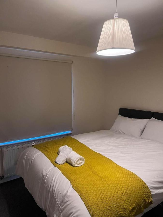 Shelly'S Place Apartment Glasgow Luaran gambar